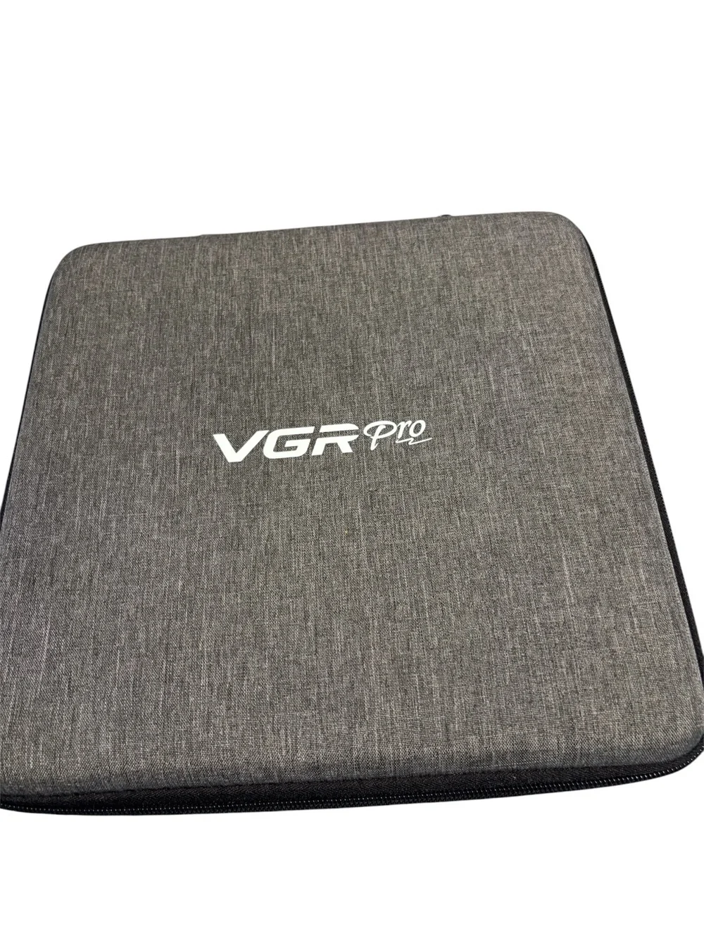 VGR clippers and trimmers with travel case